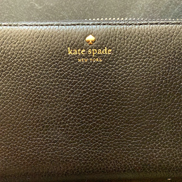 NWOT-Kate Spade black leather zipper wallet w/multiple slots  FIRM ON PRICE - Picture 2 of 9
